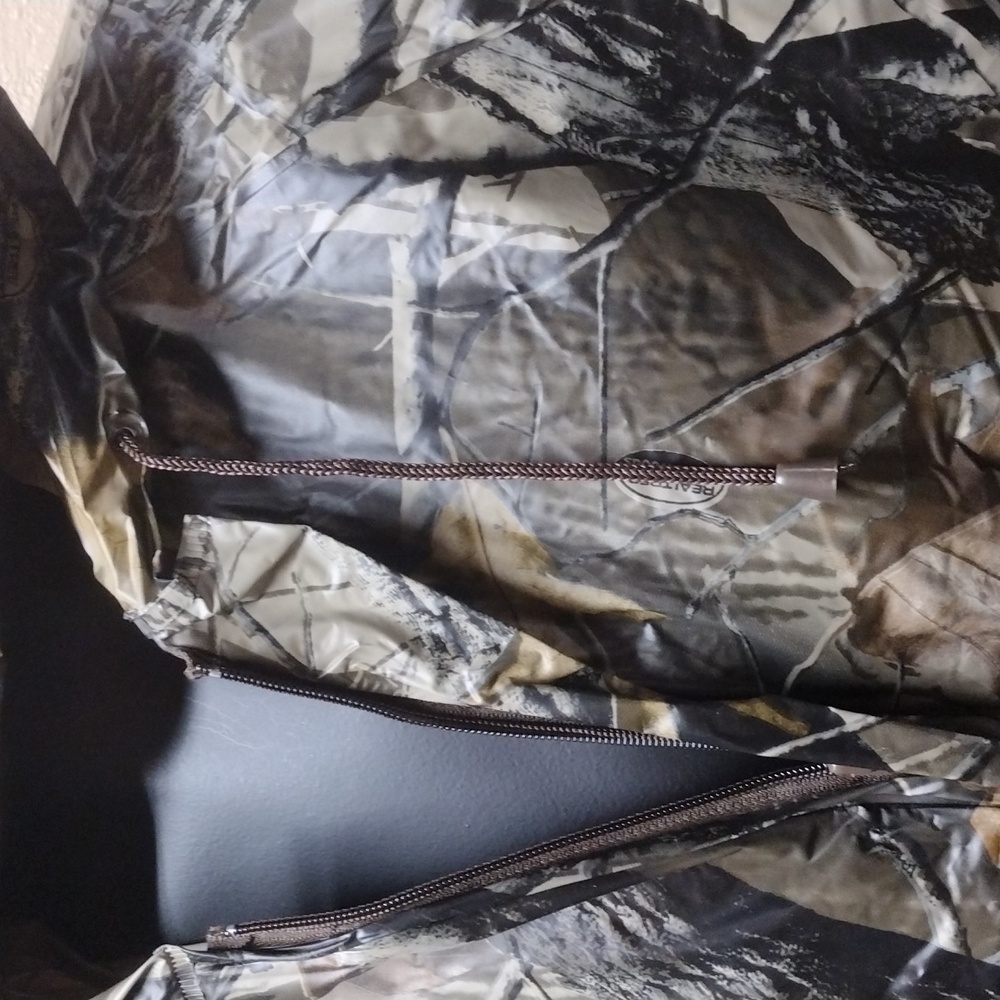 2 Pc Realtree Camouflage Rain Suit M/L - Picture 6 of 9